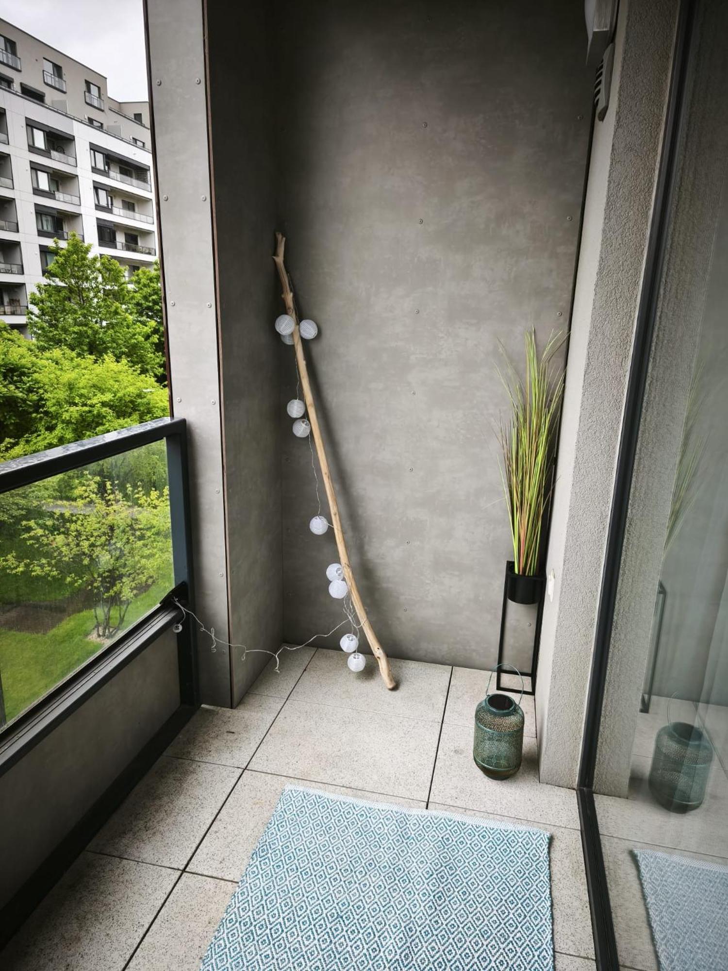 Cozy Urban - Balcony With Garden View