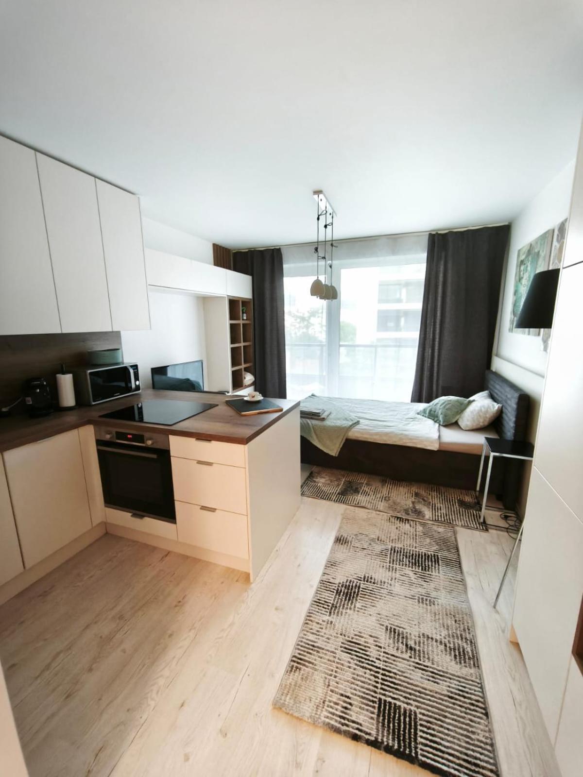 Cozy Urban - Balcony With Garden View Bratislava
