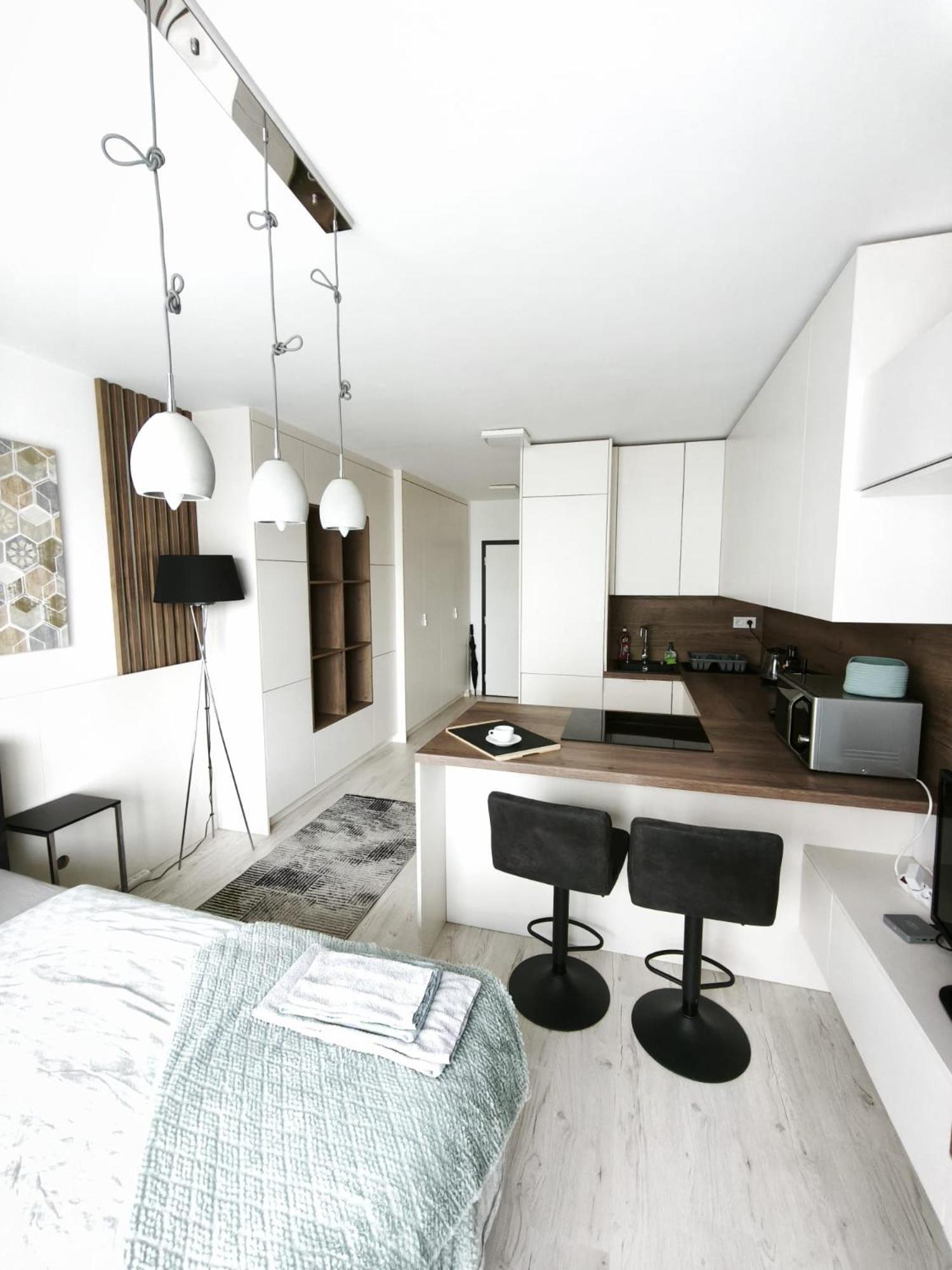 Cozy Urban - Balcony With Garden View Apartment Pressburg